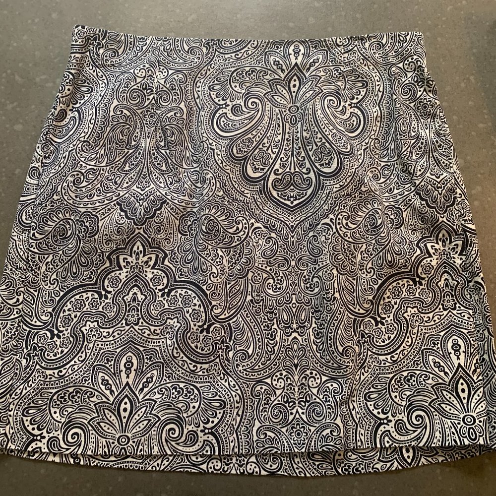Tommy Hilfiger size 6 navy blue mini skirt